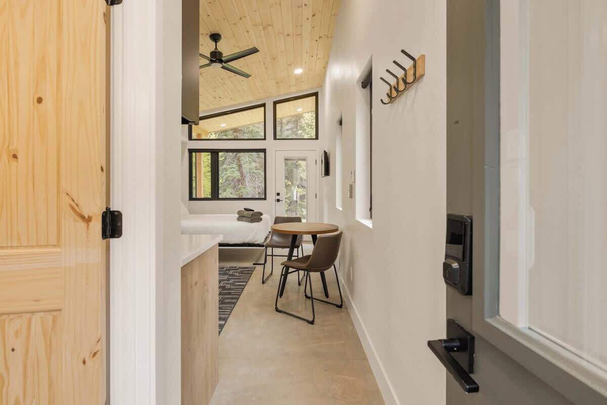 Ferros/tábuas de passar roupa, Wi-Fi, roupa de cama