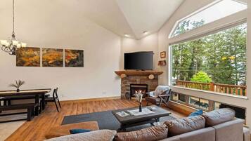 TV, fireplace, offices