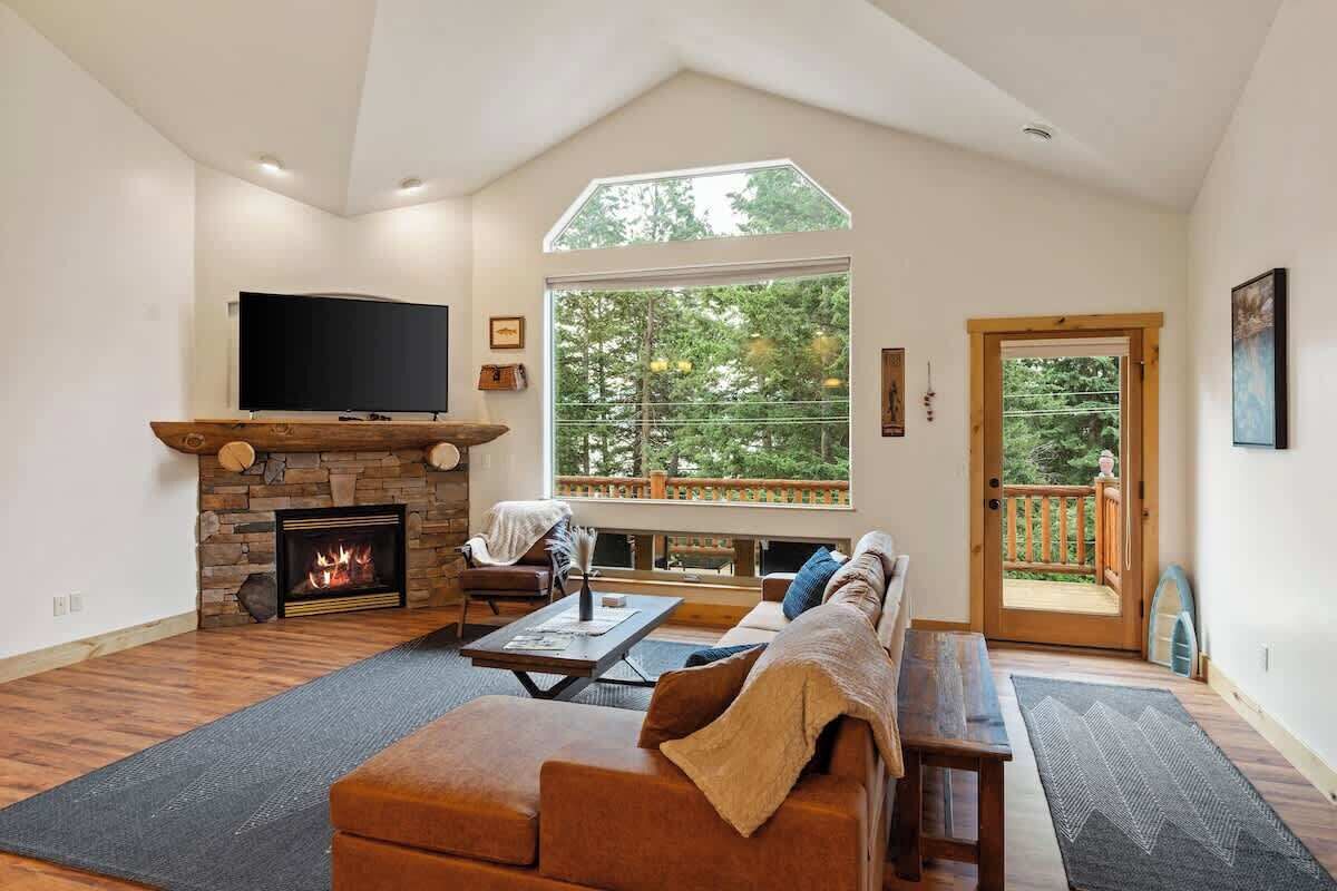 Fernseher, Kamin, Arbeitsbereiche