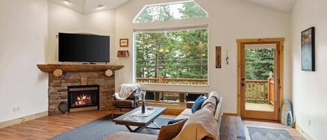 TV, fireplace, offices