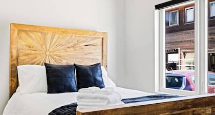 Golden Sanctuary | Luxe Apt | 1 Block From Main St