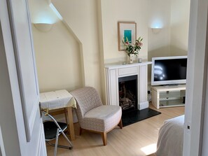 Interior - Magical Chelsea ! Chic and cosy Kings Road Apartment perfect for a London stay. (London)
