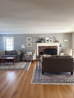 Living area - Serene 4 bedroom house in Henniker near New England College. (Henniker)