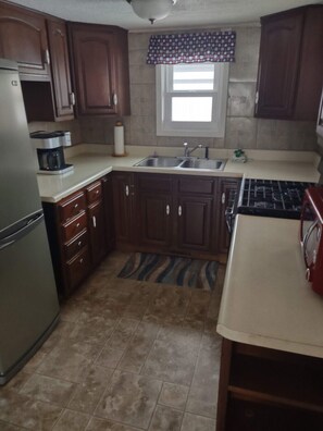 Microondas, horno y placa de cocina