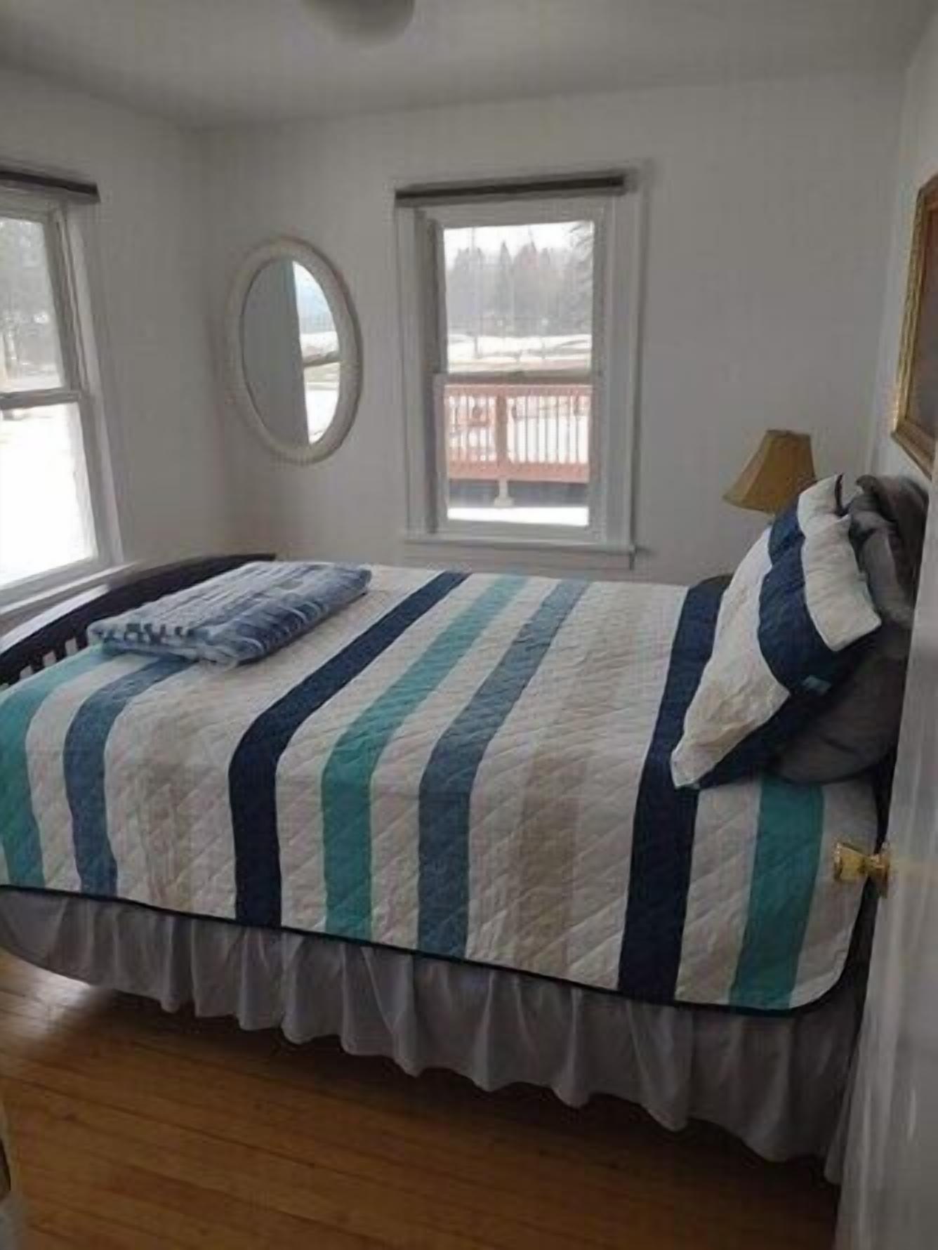 2 quartos, ferros/tábuas de passar roupa, Wi-Fi, roupa de cama