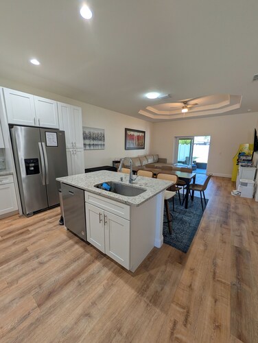 New Spacious 3BR Coastal Retreat - Private Yard & Parking - Near Flagler Beach