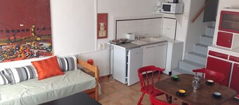 T2 50 metres from the beach