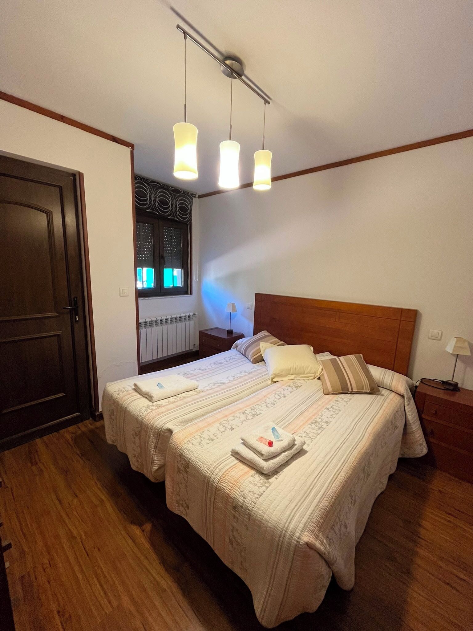 2 chambres, fer et planche à repasser, draps fournis
