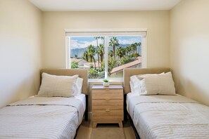 3 bedrooms, iron/ironing board, WiFi, bed sheets - Peaceful, 3-bedroom 3-bath condo. Brand new, fully remodeled, "Desert Oasis" (Palm Springs)