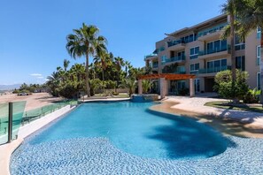 Pool - Beachfront Apartment (El Centenario)