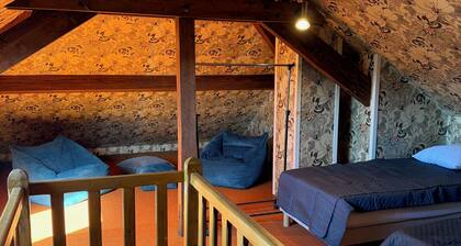 A 168m² house with garden and river. Pets welcome!