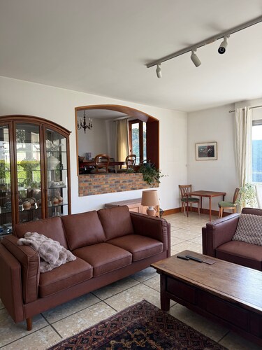 A 168m² house for 7 to 11 people with garden and private river