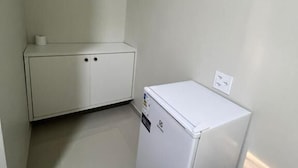 Kamar Quadruple Basic, pemandangan kebun | Interior