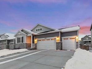 Exterior - Lux Family Retreat|Pool Table|13 Min to Airport (Commerce City)