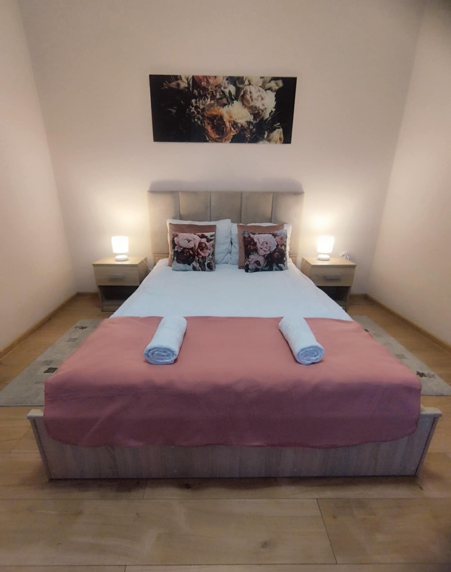 Iron/ironing board, WiFi, bed sheets