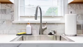 Asciugamani, sapone, carta igienica