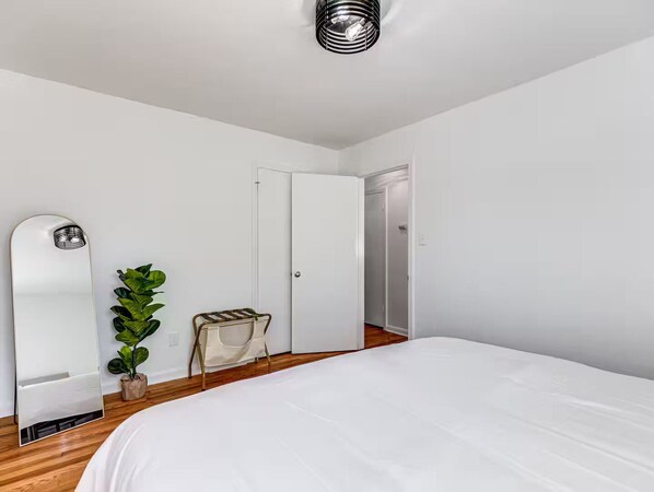 Strygejern/strygebræt, Wi-Fi, sengetøj