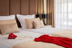 4 chambres, fer et planche à repasser, Wi-Fi gratuit, draps fournis