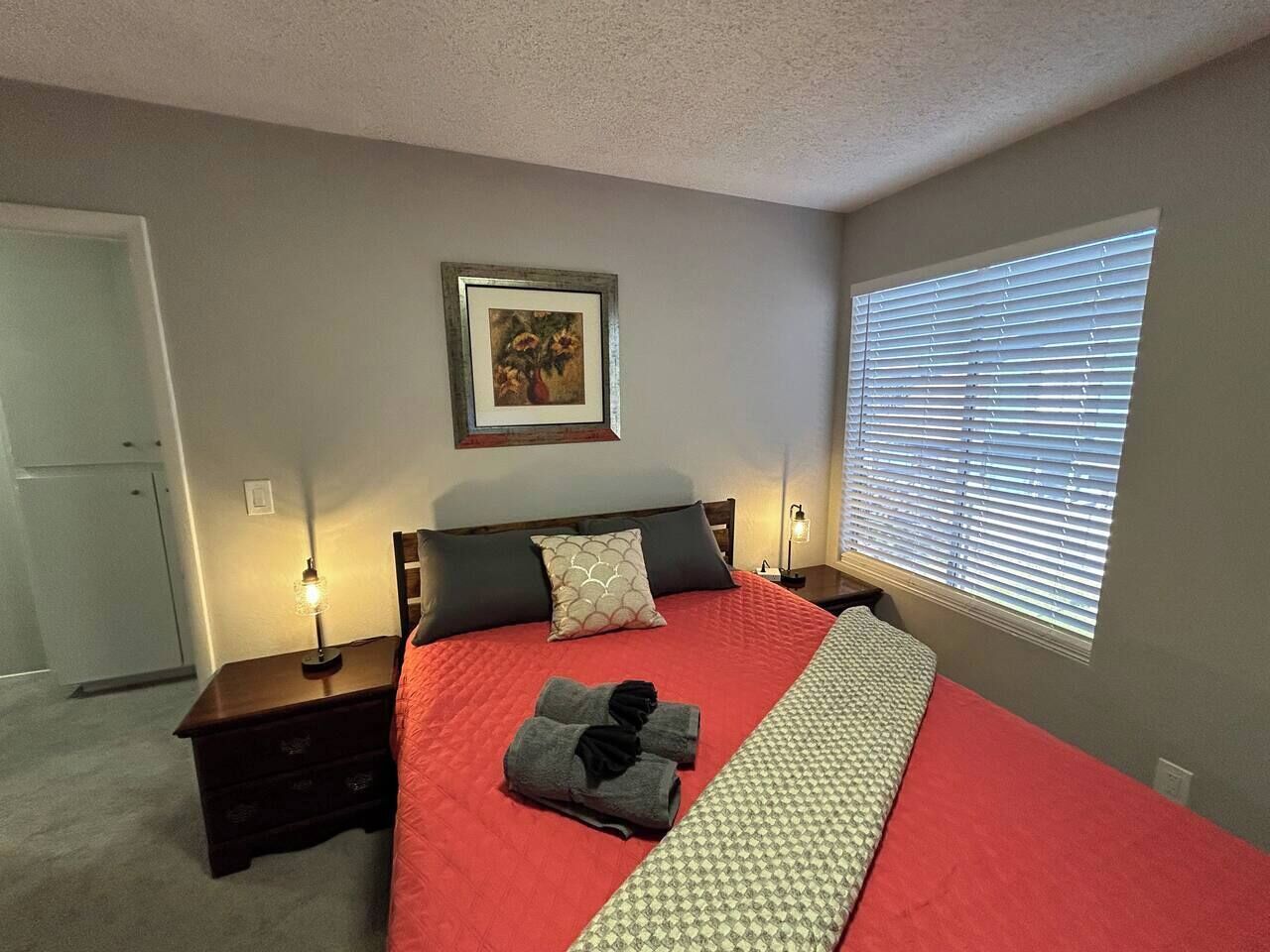 Desk, iron/ironing board, free WiFi, bed sheets