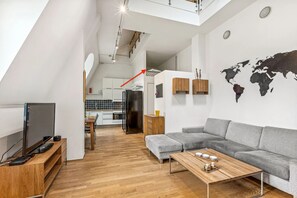 Smart TV - 60 sqm in the middle of Oslo by the Opera and Karl Johan (Oslo)