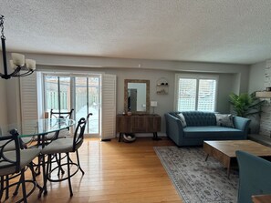 TV - Serene Lake Ontario Retreat • Entire Home Near Trails & Beach. (Ajax)