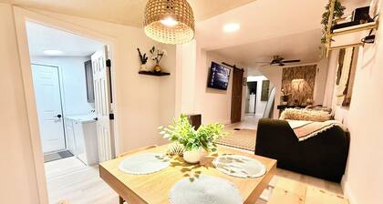 Peaceful 3BR St Cloud Retreat • XL Parking • parks & beach nearby • downtown