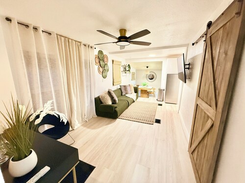 Peaceful 3BR St Cloud Retreat • XL Parking • parks & beach nearby • downtown