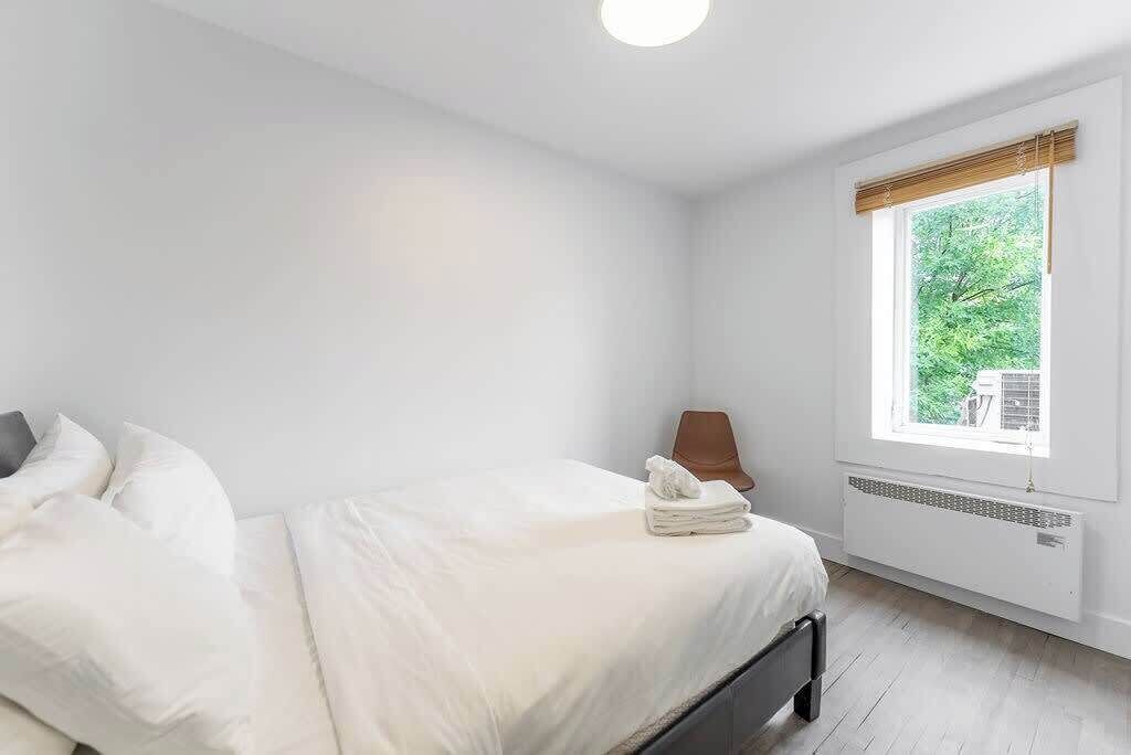 3 bedrooms, iron/ironing board, travel cot, WiFi