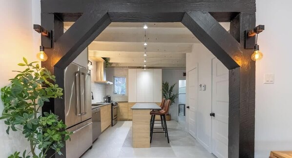 Private kitchen - The Mixte | Free Parking | Pet Friendly | AC (Montreal)
