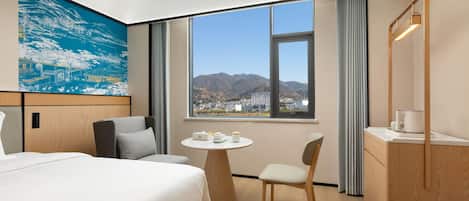 Room, 1 King Bed, Non Smoking (Tea Art Room)