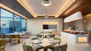 Breakfast area - Days Inn By Wyndham Lincang Shuangjiang (Lincang)
