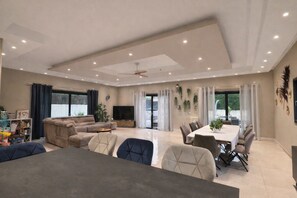 Interior - Villa with Pool, Petanque, Sauna, Steam & children's facilities - French Riviera (Roquefort Les Pins)
