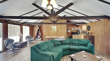 House (2 Bedrooms) | Property amenity