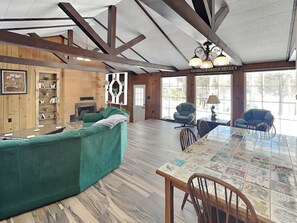 House (2 Bedrooms) | Property amenity - Blue Haven Retreat (Oakland)