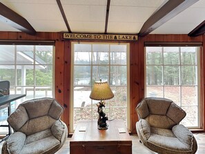 House (2 Bedrooms) | Property amenity - Blue Haven Retreat (Oakland)