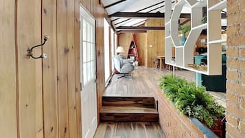 House (2 Bedrooms) | Kemudahan hartanah