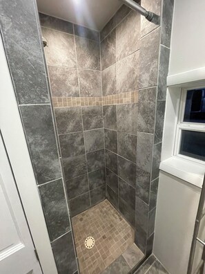 Hair dryer, towels - Lakefront Cottage, Private dock, Near ballparks (Roach)