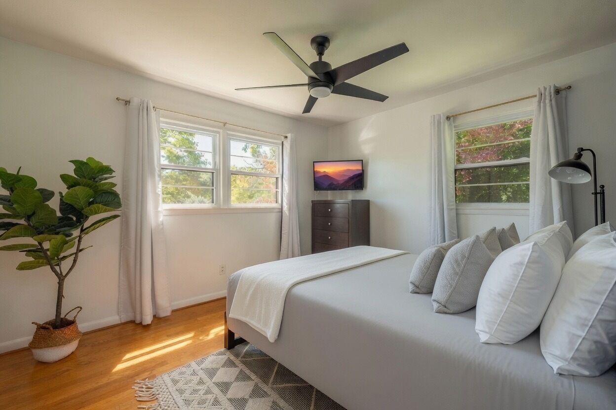 2 bedrooms, desk, iron/ironing board, internet