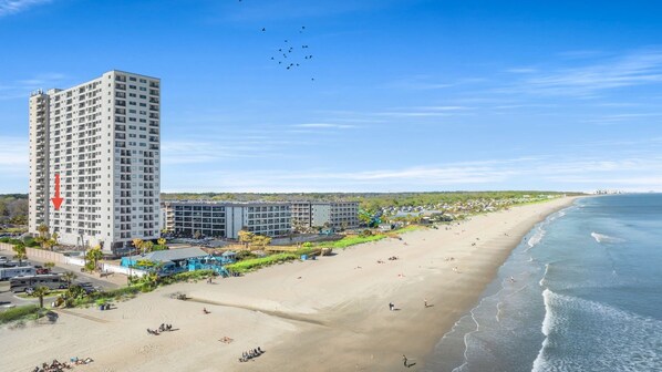 On the beach - Oceanfront condo in Myrtle Beach resort! (Myrtle Beach)