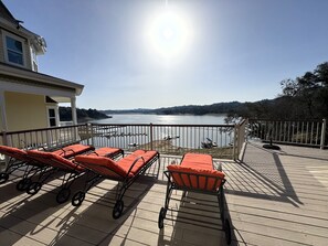 Terrace/patio - Naci Lakefront Paradise, 5 bedroom home next to the marina (Bradley)