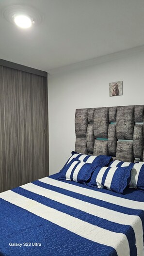 3 bedrooms, iron/ironing board, WiFi, bed sheets - Perfect 3-bedroom apartment in welcoming Cali neighborhood (Cali)