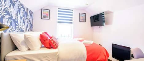 Iron/ironing board, internet, bed sheets