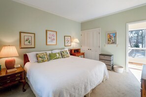 3 bedrooms, desk, iron/ironing board, travel cot