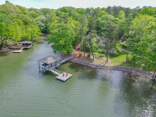 Sprawling Lakefront Home on Peninsula, Beach, Dock, Kayaks, SUPs, Dogs Welcome!
