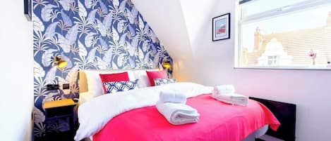 10 chambres, fer et planche à repasser, lit de bébé portatif, Wi-Fi