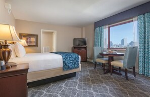 In-room safe, iron/ironing board, WiFi, bed sheets - New Orleans | Streetcar Ride | Pool & Hot Tub (New Orleans)