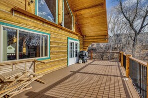 Terrace/patio - Deck & Pond Views! 2-Acre, Woodsy Rocky Mtn Haven (Gypsum)