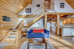 TV - Deck & Pond Views! 2-Acre, Woodsy Rocky Mtn Haven (Gypsum)