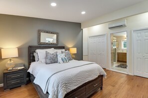 4 bedrooms, iron/ironing board, Internet, bed sheets - Family-Friendly Home 6 Mi to Big Boulder Mtn! (Albrightsville)