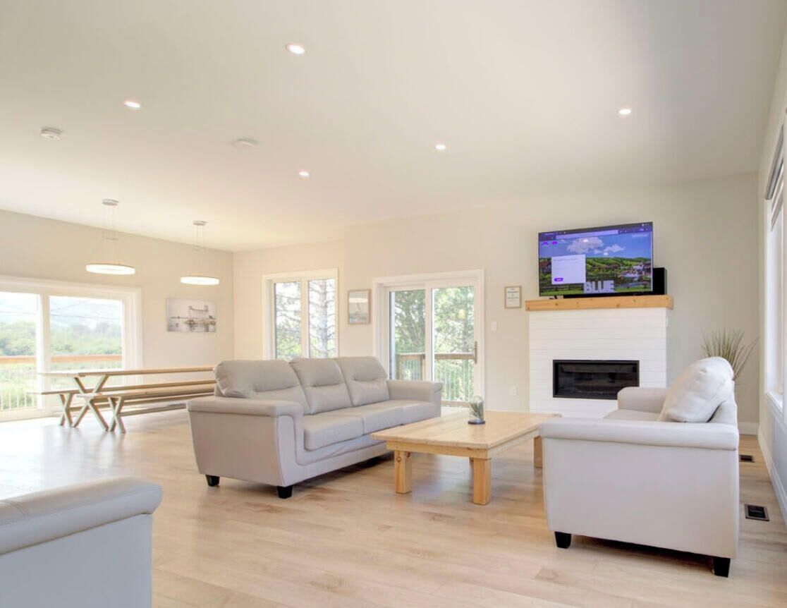 Smart TV, fireplace, table tennis, books